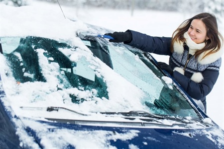 The Dos and Don'ts to Protect Your Windshield This Winter